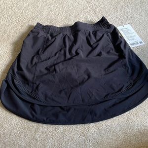 NWT Lululemon Hotty Hot HR Skirt Black Size 6
